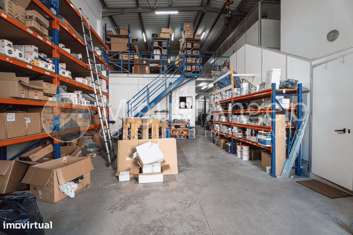 Armazém com 459m² na zona industrial de Ermesinde – Oportunidade única - Grande imagem: 2/7