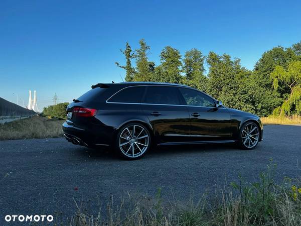 Audi RS4 Avant S tronic - 7