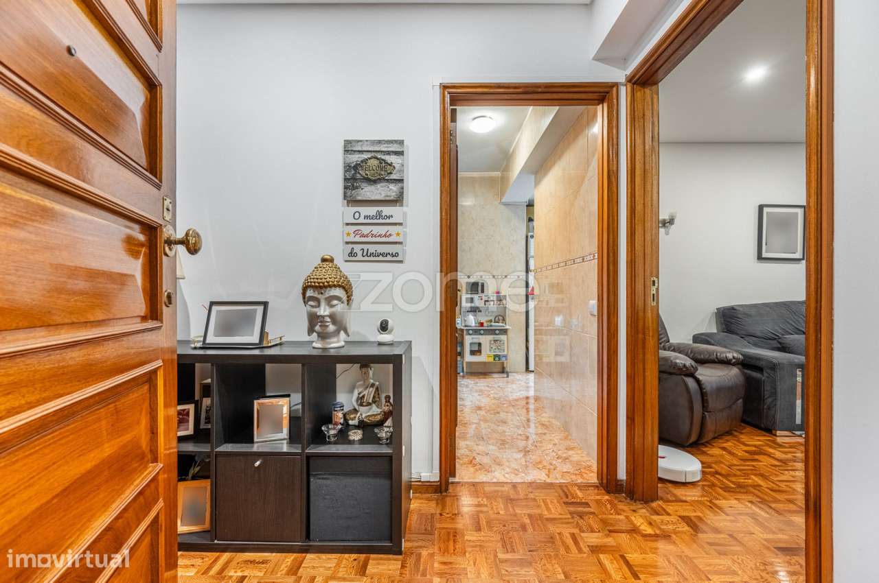 Apartamento T3 com Transportes à Porta junto ao Porto | Circunvalaç... - Grande imagem: 2/22