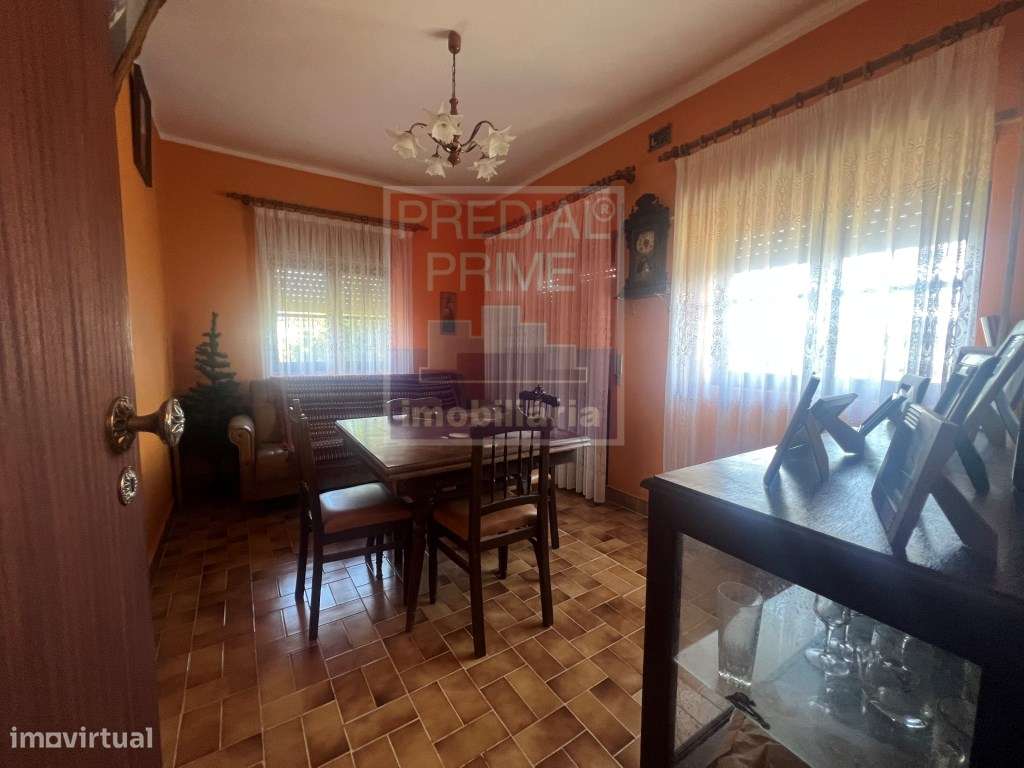 MORADIA INDEPENDENTE COMPOSTA POR 2 CASAS EM CANELAS AROUCA-11