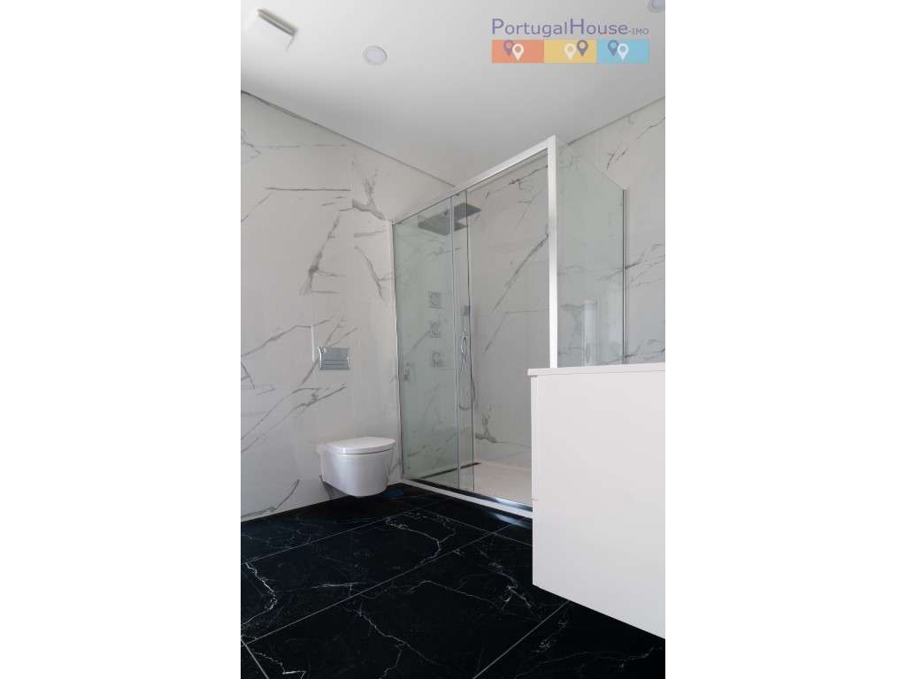 Moradia independente de arquitetura moderna e espetacular com vista...-16