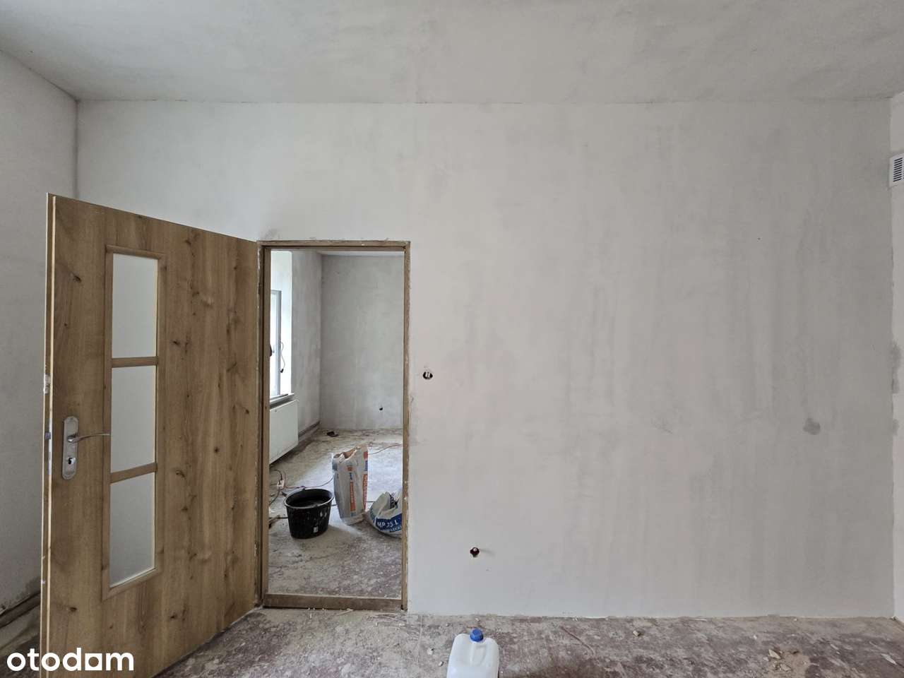 2 pokojowe mieszkanie na 1 piętrze-6