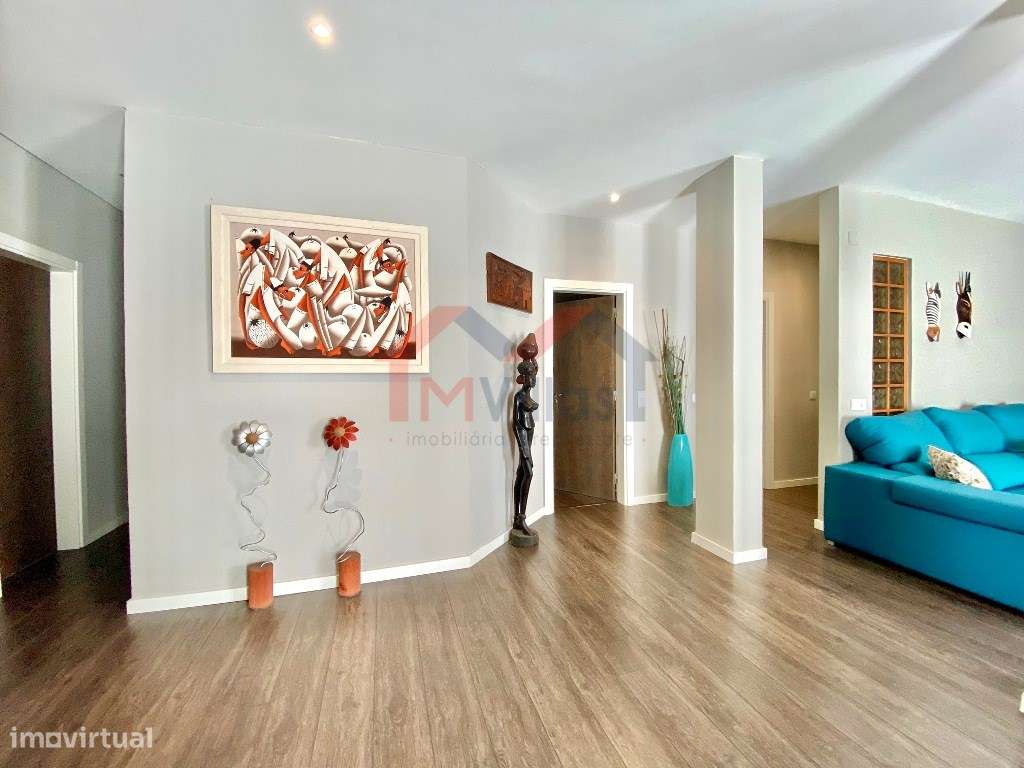 Apartamento T4+1 na baixa a 200 metros do cais - Olhão - Grande imagem: 4/26