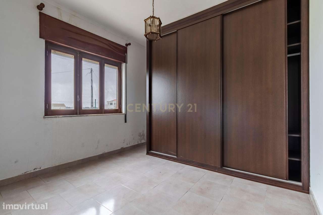 Moradia T2 para renovação | Lote 1.000 m² | São Francisco, Alcochete |-21
