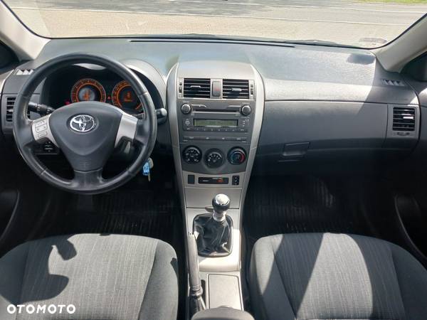 Toyota Corolla 1.6 Luna - 13