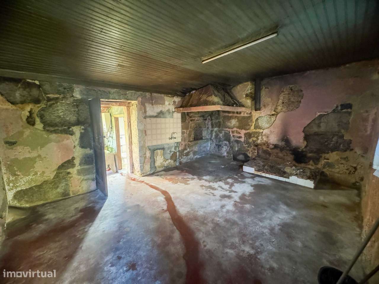 Moradia em granito p/recuperar- Vouzela - Grande imagem: 5/60