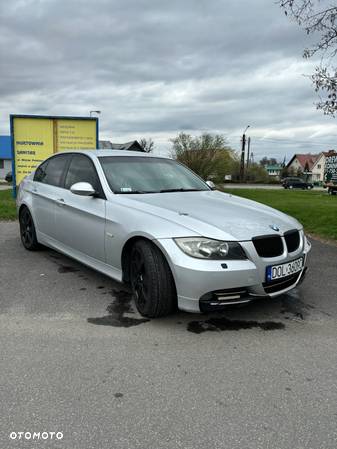 BMW Seria 3 318d - 1