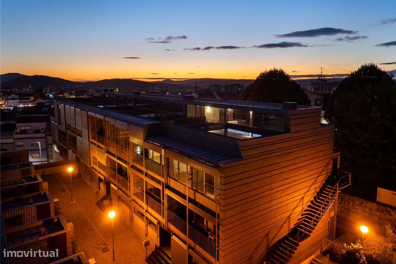 Penthouse Luxuosa com Piscina e Vistas 360º no Coração de Braga-9