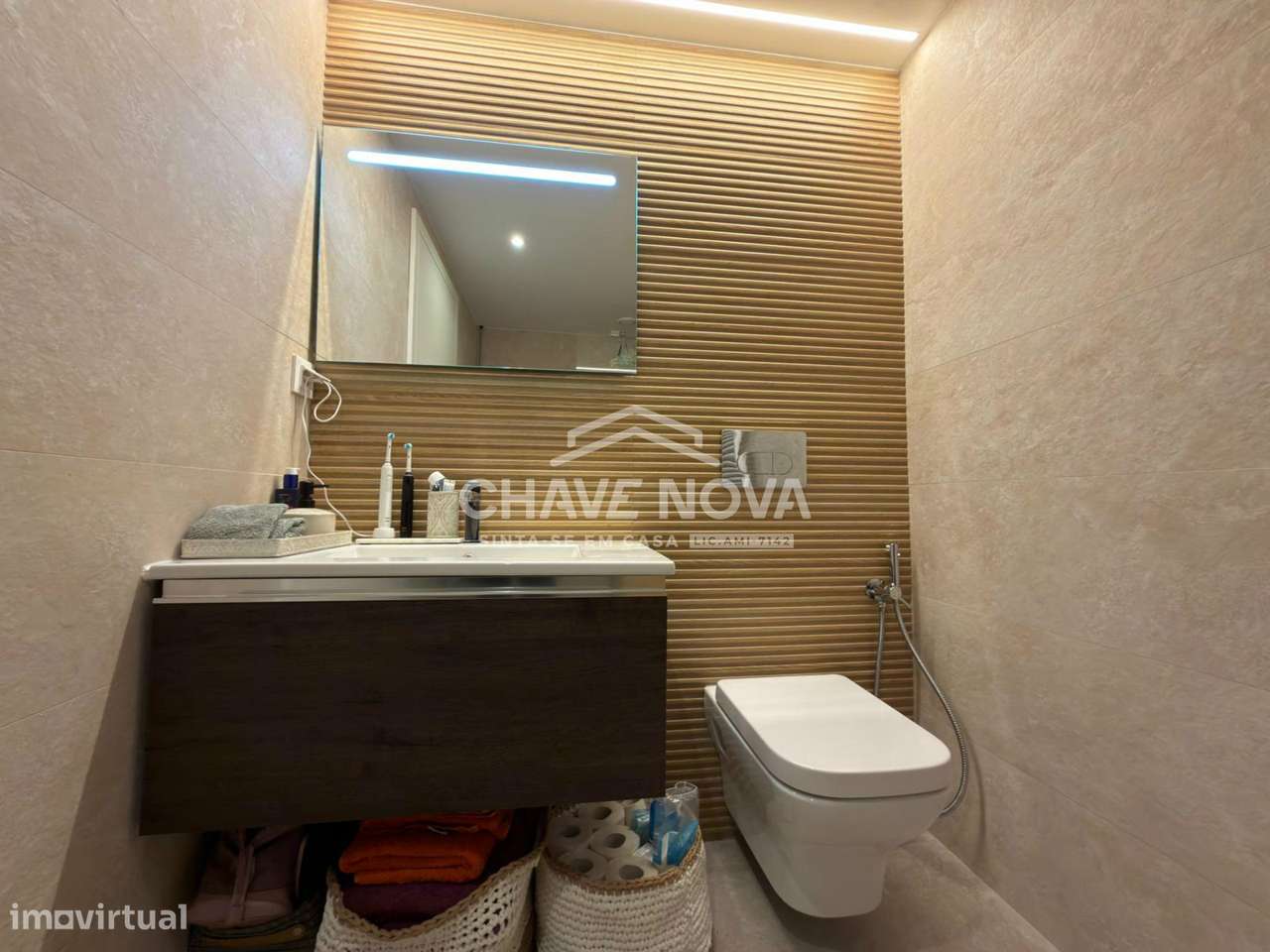 Apartamento T1+1 Santa Marinha de 2023 ao Arrábida Shopping VL8-24