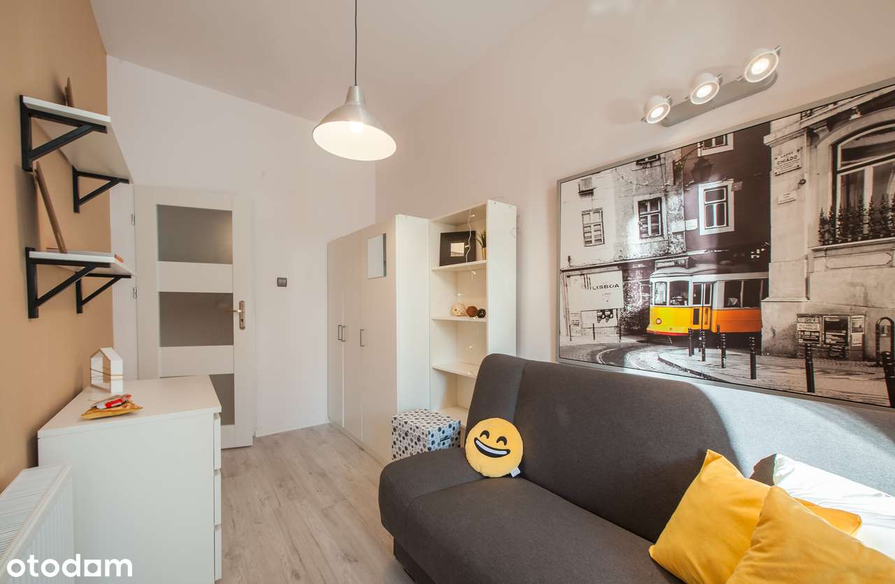 Wejścia z dwóch klatek, mieszkanie inwestycyjne w formie dwóch 54m2-1