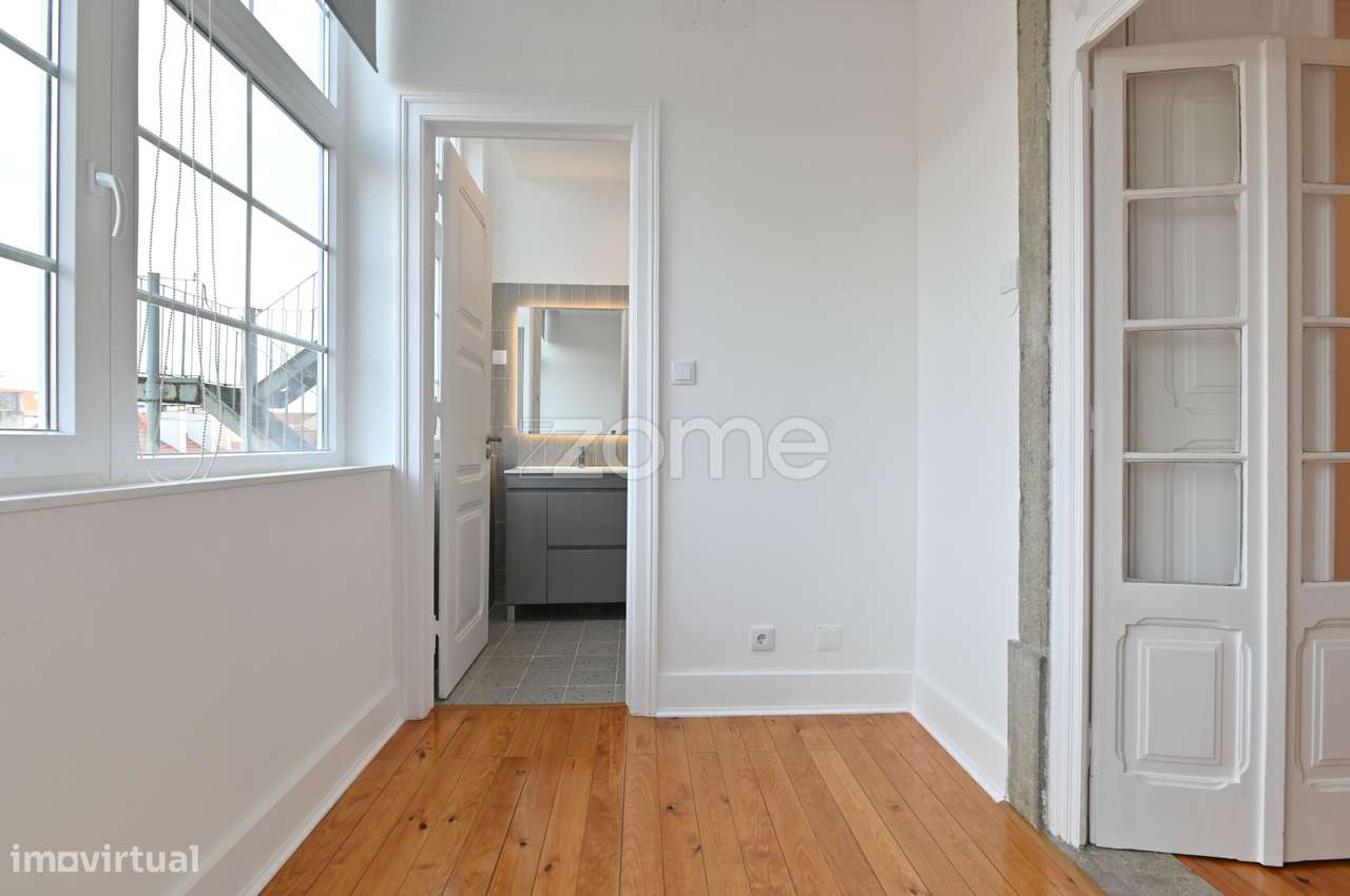 Apartamento T2+1 Renovado na Avenida Almirante Reis-9