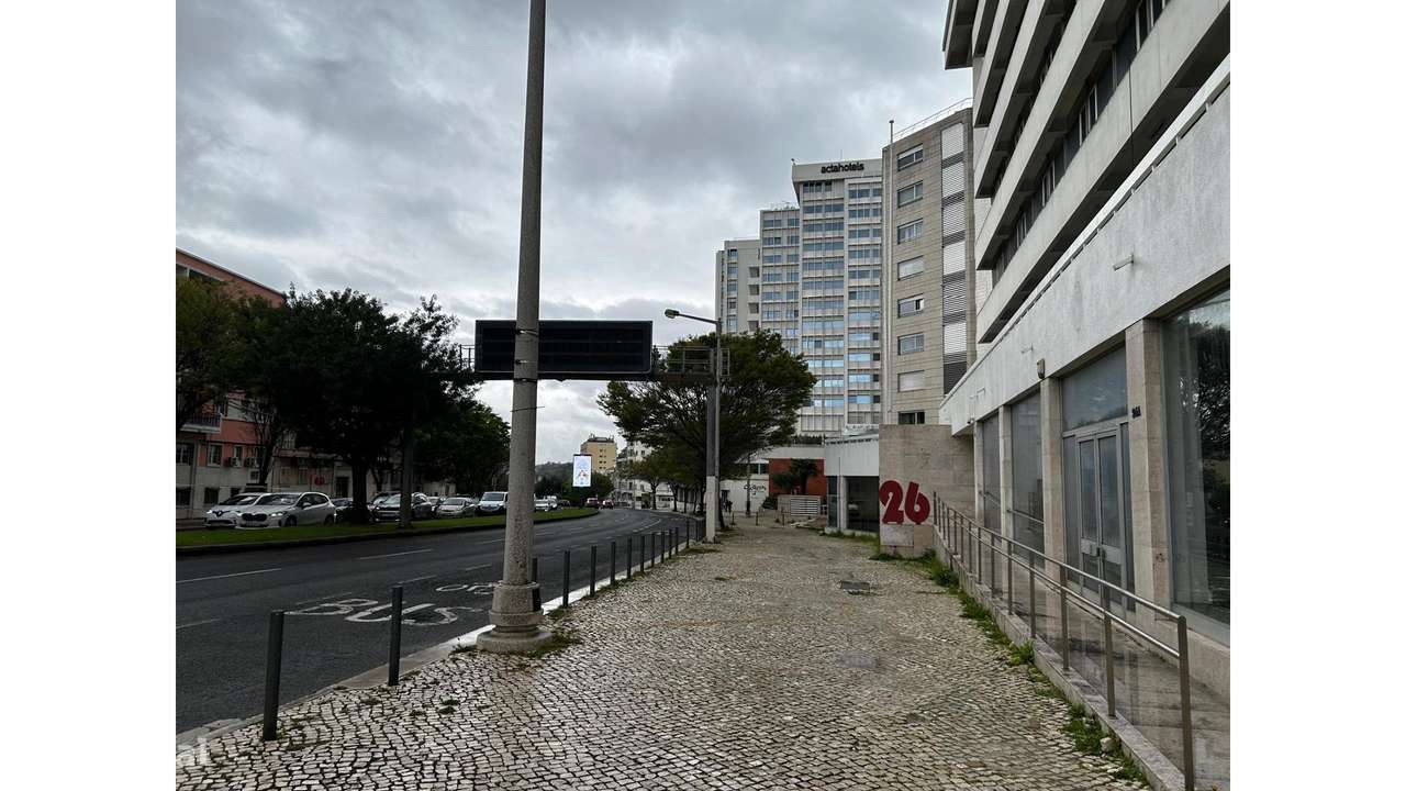 Lugar de Estacionamento no Areeiro-13