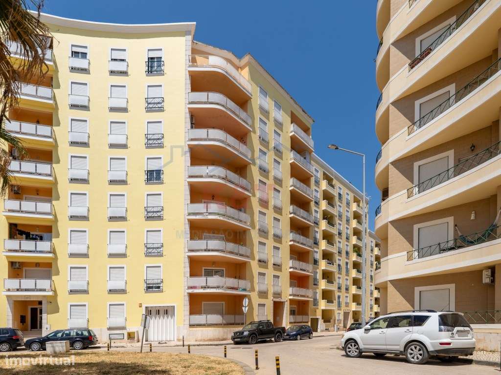 Apartamento T3 boas varandas com 2 lugares de garagem, bastante cen...-27