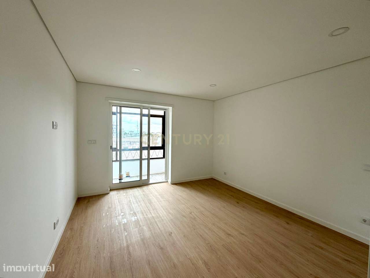 Apartamento T2 no Coração do Laranjeiro-12
