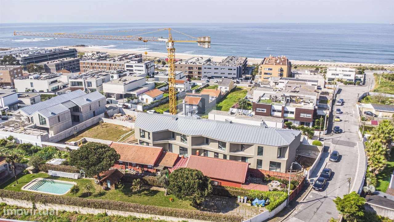 Moradia T3+1 em Canidelo a escassos metros da linha de mar-39