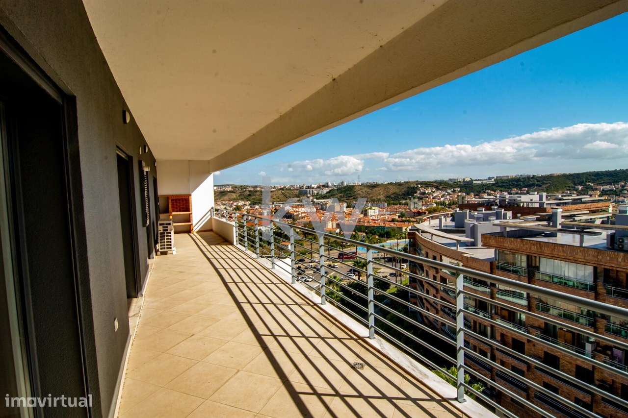 Luxo Raro nas Colinas do Cruzeiro – T3+1 com Mega Box e Terraço Privad-36