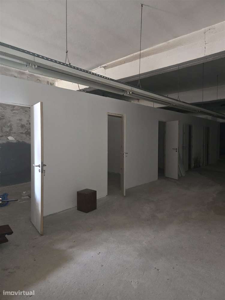 Armazém  Venda em Rio Mau,Penafiel-12