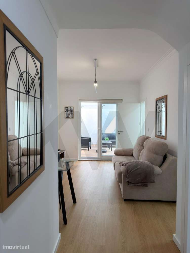 T1 Mobilado c/ Logradouro e Prédio de Placa | Junto ao Alto de Santo A - Grande imagem: 5/9