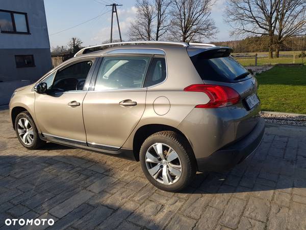 Peugeot 2008 1.6 BlueHDi Allure S&S - 7