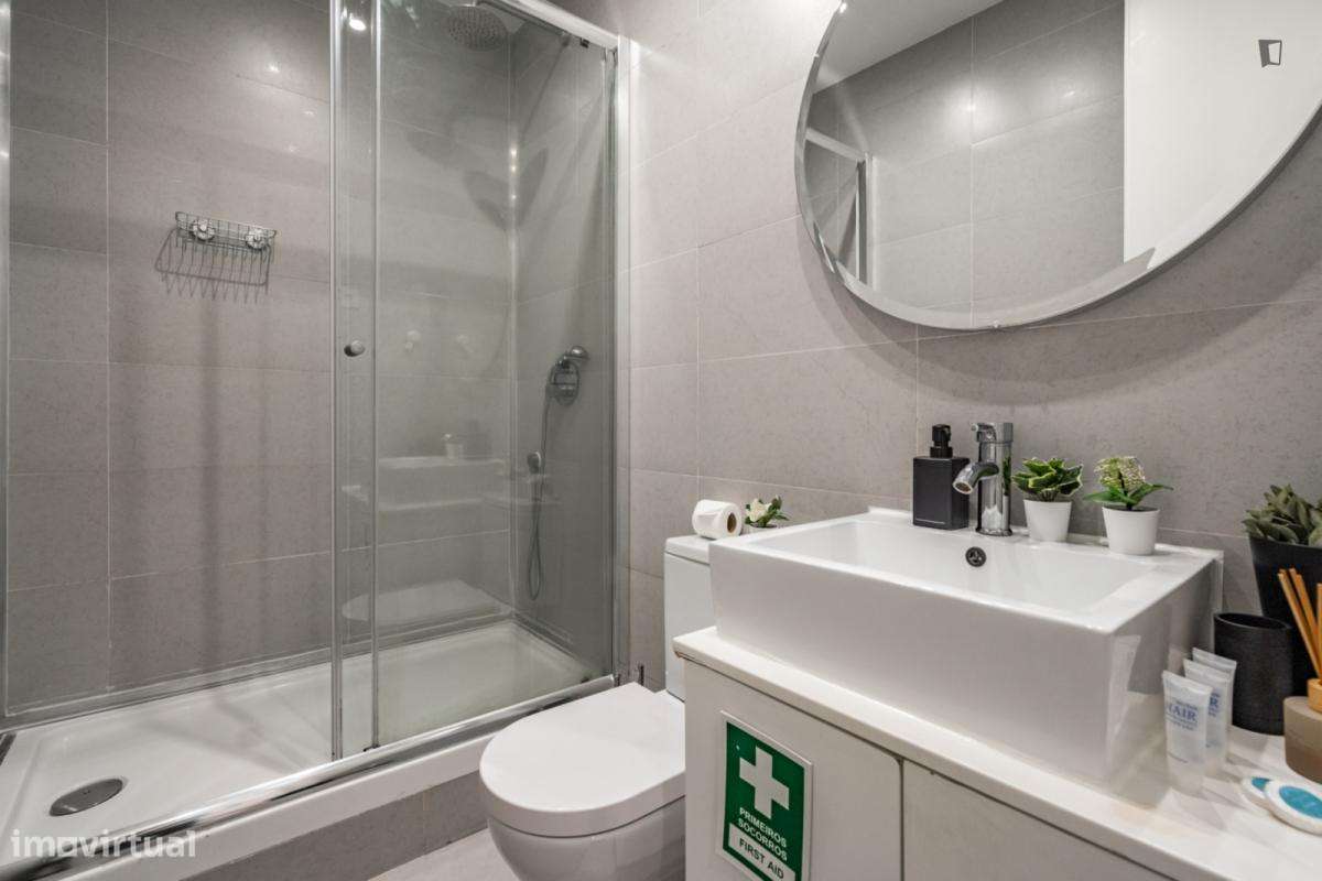 Quarto - localizado em Campolide Lisbon - Grande imagem: 4/22