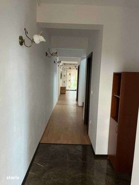 Casa pentru inchiriat - Imagine principală: 5/8