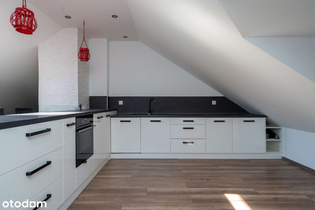 DOM Z POTENCJAŁEM I DWOMA NIEZALEŻNYMI MIESZKANIAMI – RADOCZA.-16