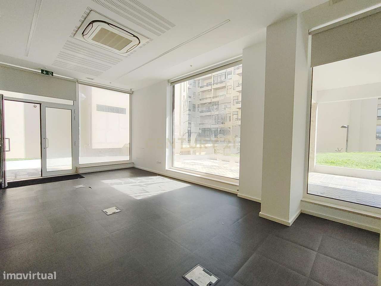 Loja com 346 m2 no Centro da Póvoa de Varzim - Grande imagem: 3/28