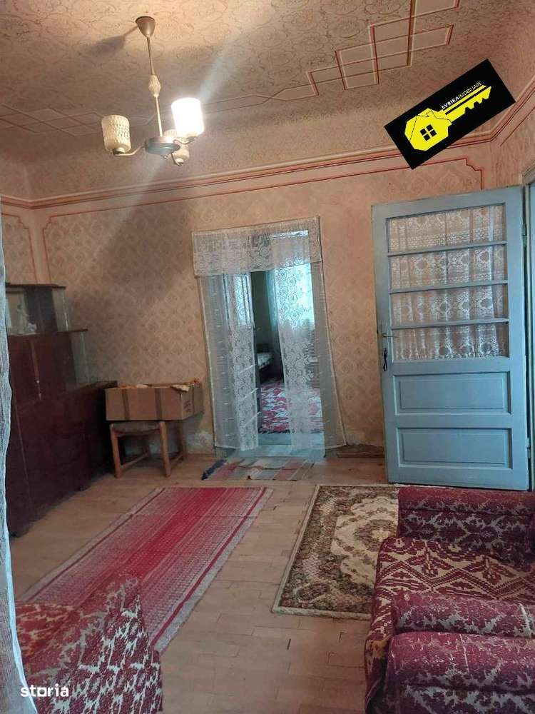 Casa Iosia, 477 mp teren , gaz , acces auto, la  pret de apartament - Imagine principală: 3/5