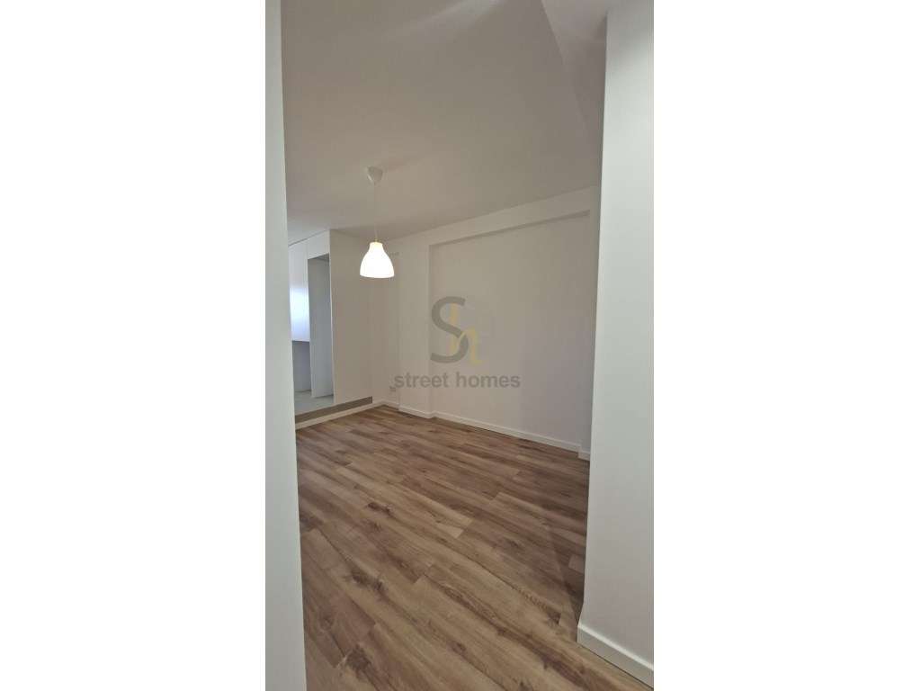 T1 Remodelado na Venteira - Junto ao Metro - Grande imagem: 5/13