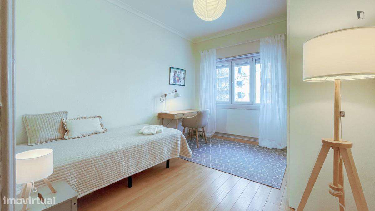 Apartamento com 4 quartos - localizado em Picoas Lisbon - Grande imagem: 4/8