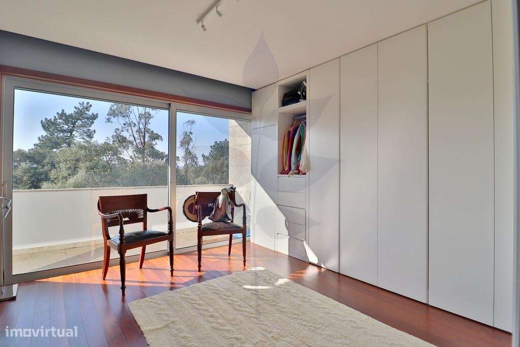 Venda Moradia Geminada Palmeira T4-33