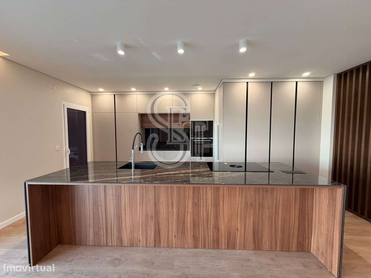 T3 A ESTREAR URBANIZAÇÃO VARANDAS II - Grande imagem: 3/25