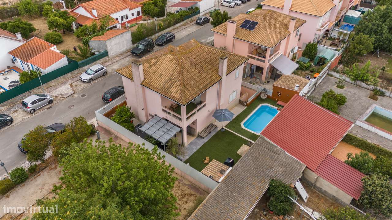 Moradia isolada com 3 quartos, piscina e garagem, na Quinta do Anjo-48