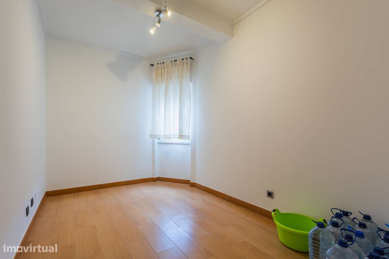 Apartamento T2 Próximo da Estação da CP Agualva - Cacém-8