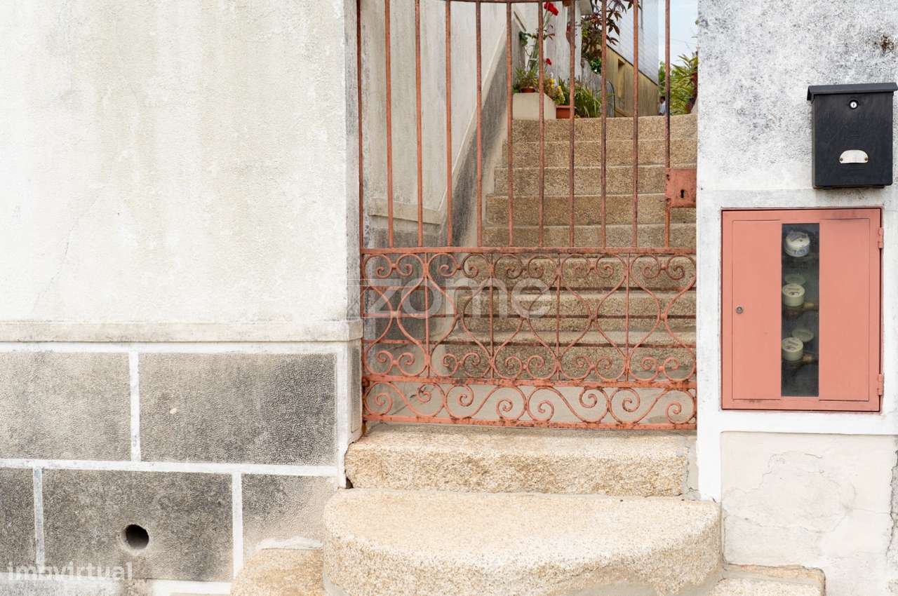 Moradia T3-para renovação-atualmente arrendada-S. Romão do Coronado - Grande imagem: 3/15