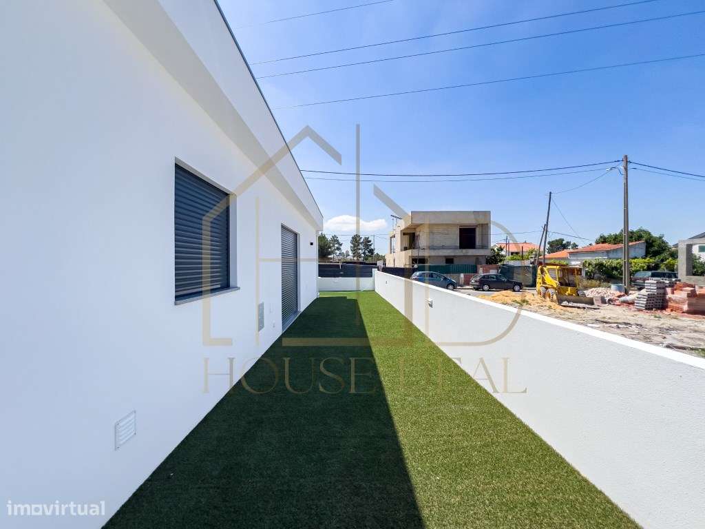 Moradia Térrea T3 +1 com Piscina. Pinhal do General. Fernão Ferro - Grande imagem: 4/41