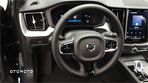 Volvo XC 60 B4 B Plus Dark - 12