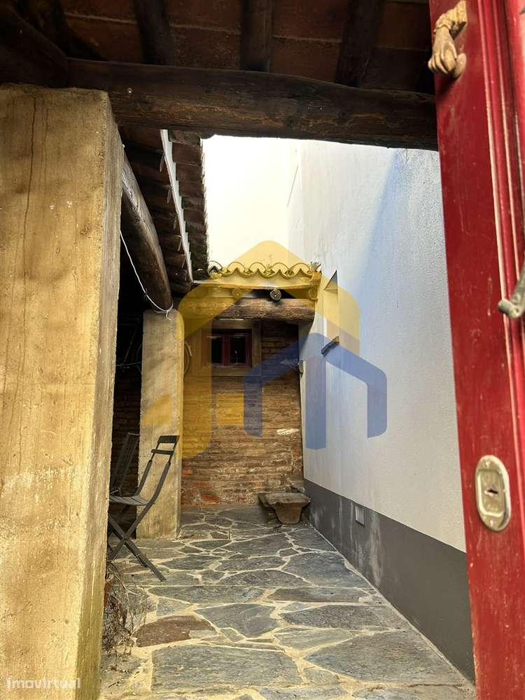 🏡 Moradia Térrea em Banda T2 no Centro de Estremoz-59