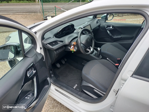 Peugeot 208 1.2 PureTech Active - 13