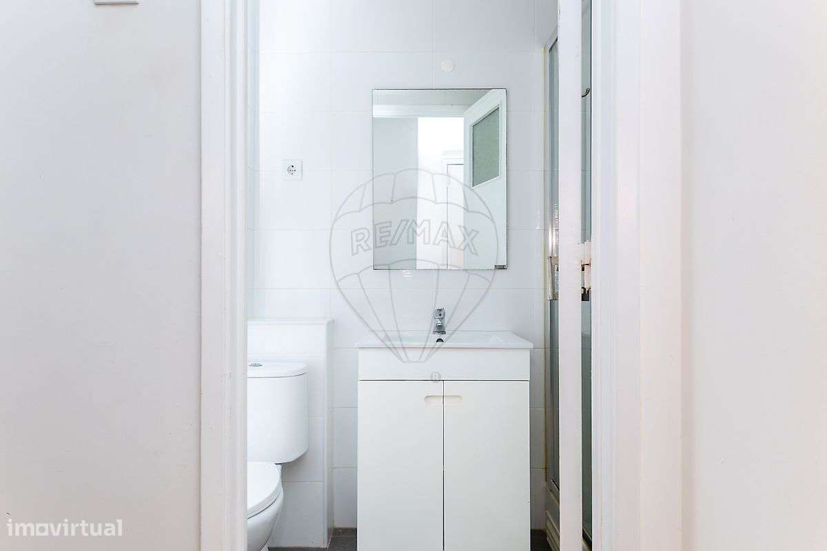 Apartamento T2 remodelado- Penha de França-16