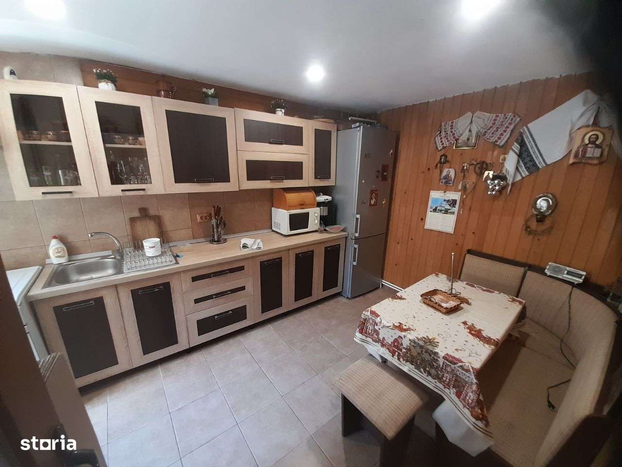 Casa renovata, singur curte, Piata Victoriei, Titulescu, Buzesti - Imagine principală: 5/9