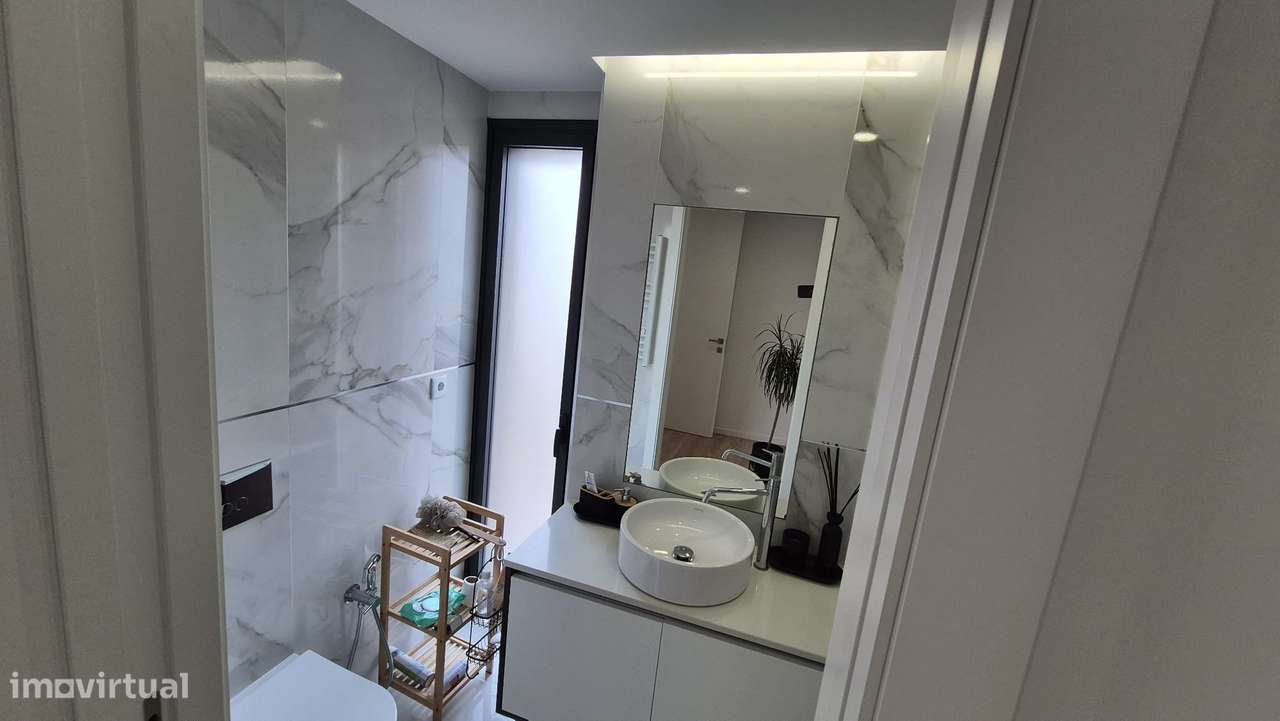 T3 Recuado no último piso, com terraço de 77,35m2 e garagem fechada-30