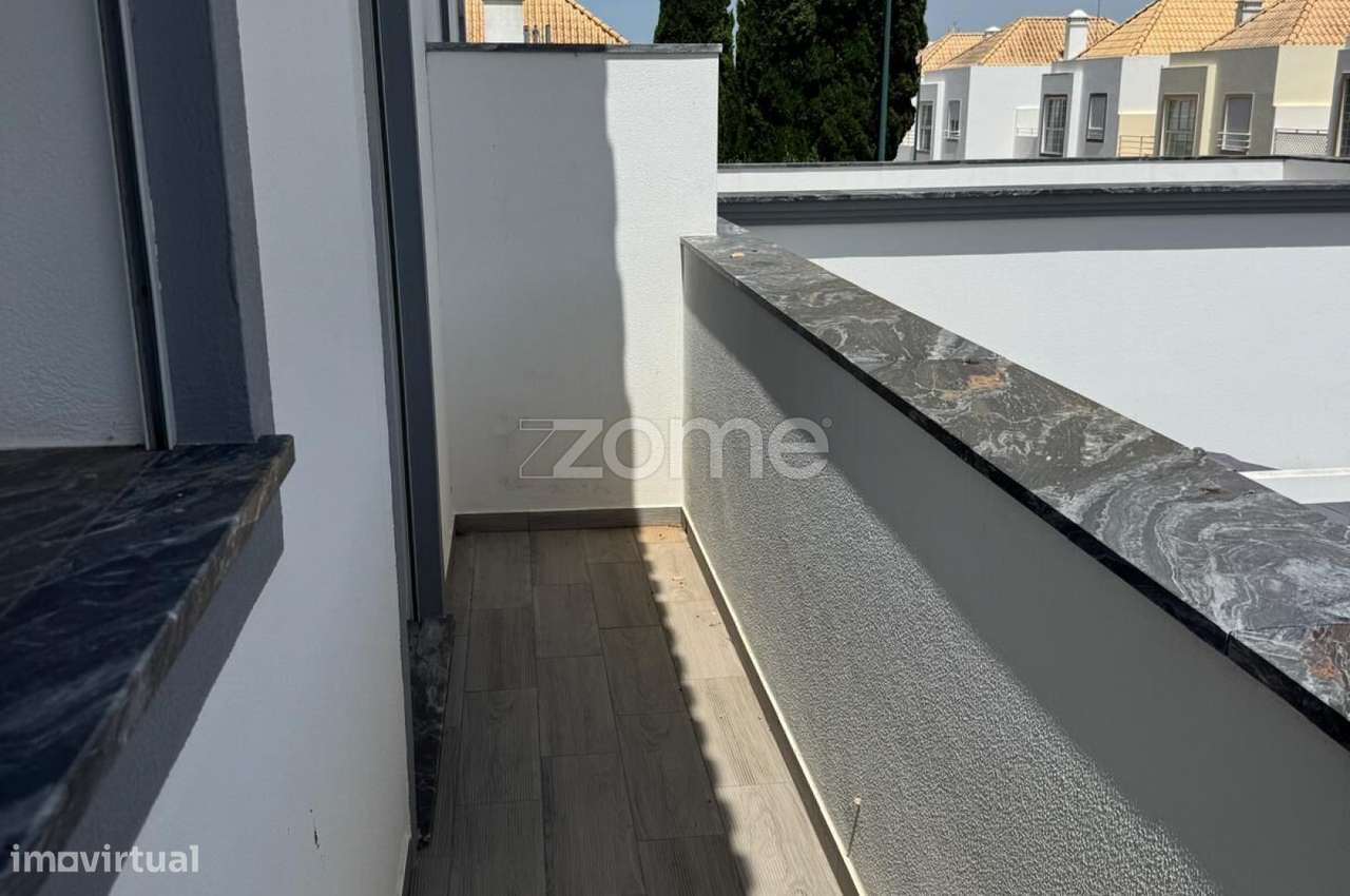 Moradia T4 com 2 Suites-33