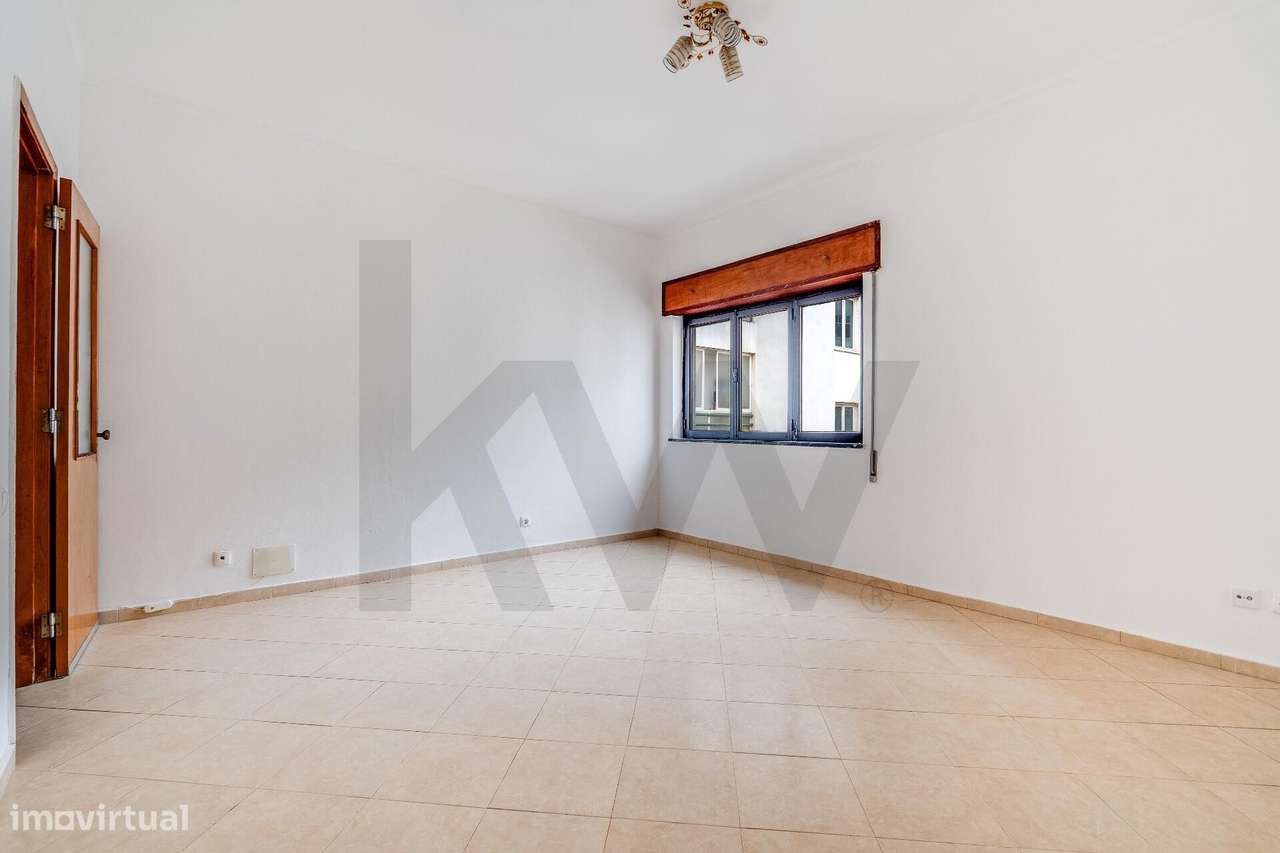 Oportunidade de Investimento: T2 com Elevador em zona central de Porti - Grande imagem: 2/35