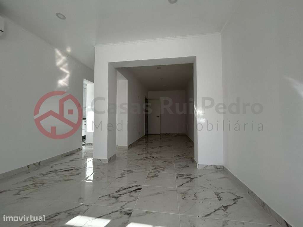 Apartamento T1+1 remodelado, na Cova da Piedade, Almada - Grande imagem: 2/15