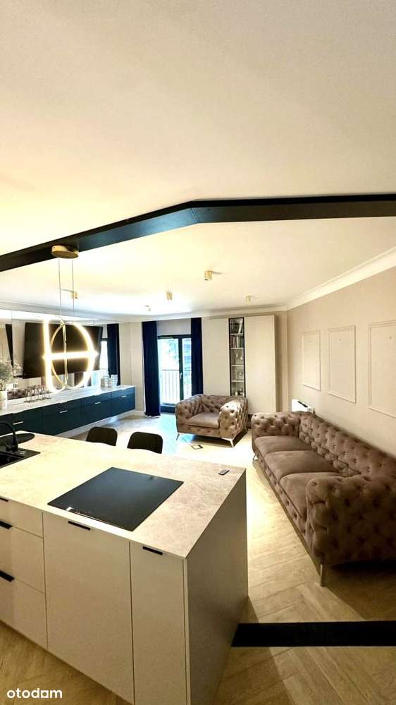 2-pok Walońska, Angel City-1