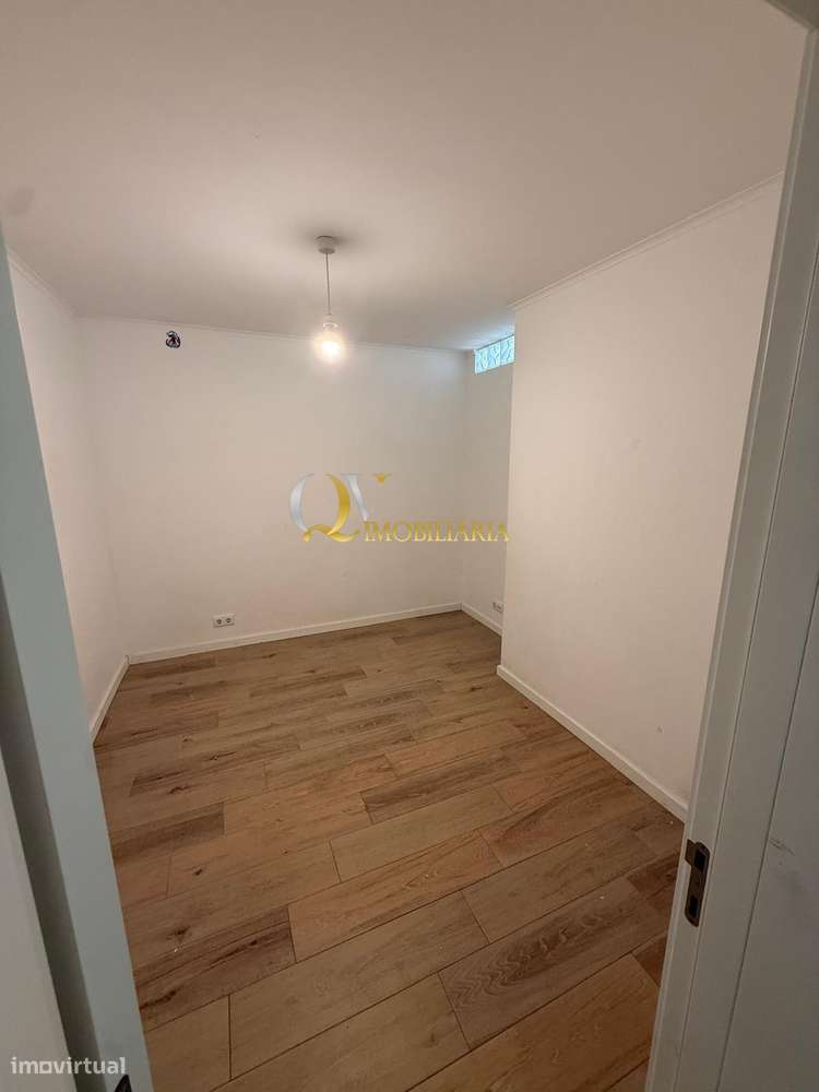 Excelente Apartamento T1+1 sito no Cristo Rei, Almada-6