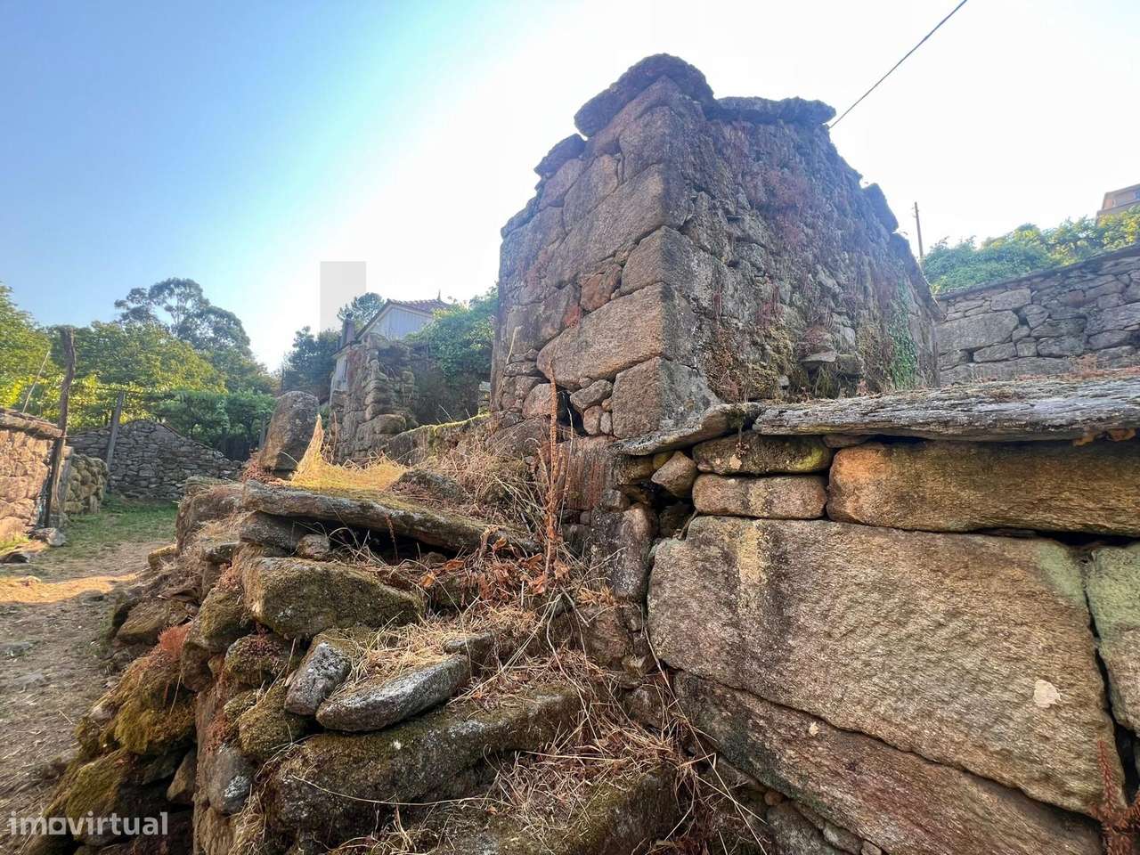 Oportunidade Única de Investimento: Ruína em Pedra em Vila Cova - Grande imagem: 5/15