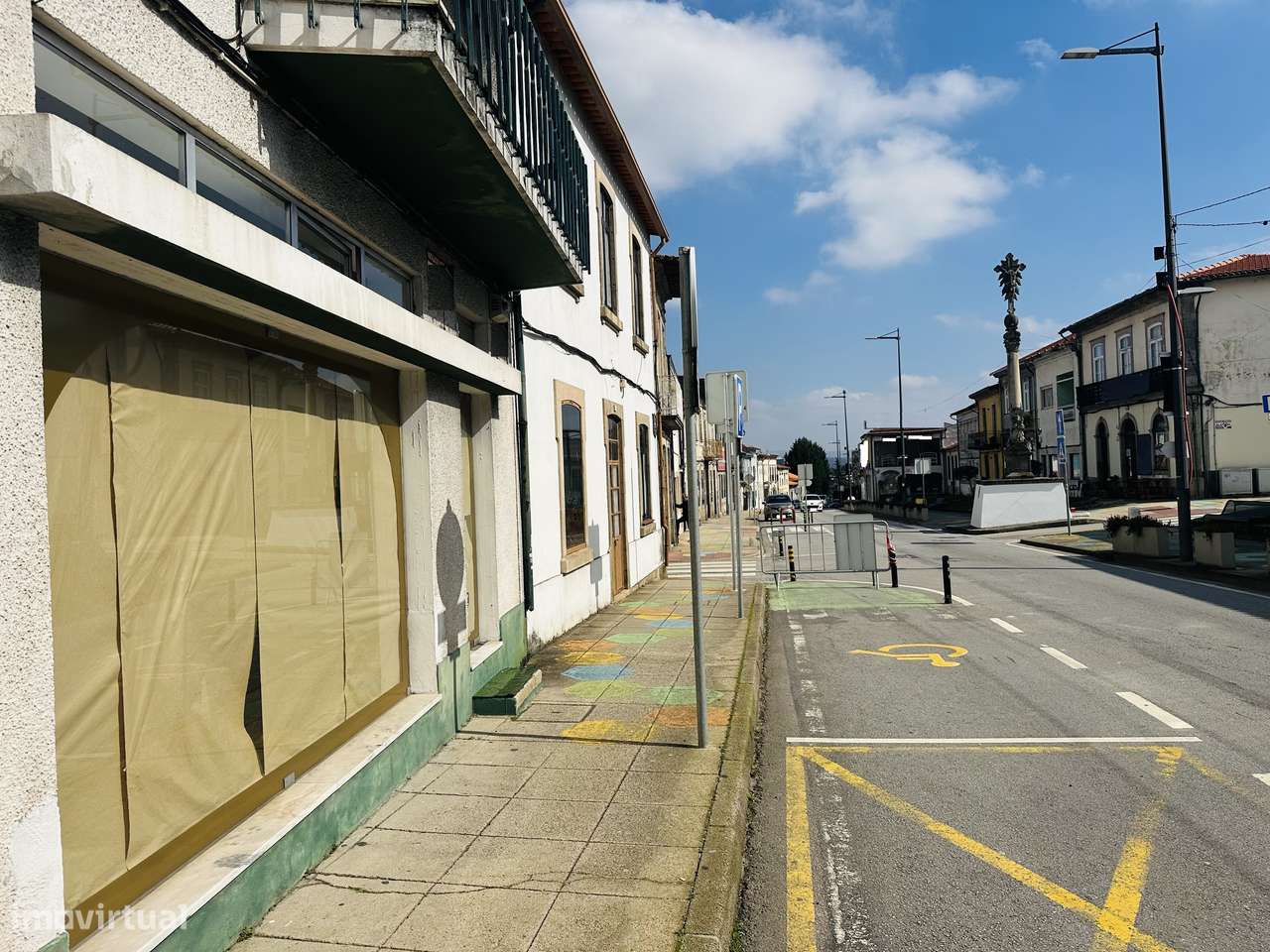 Amplo espaço comercial, em localização central de Valongo-10