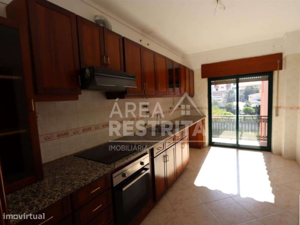 Apartamento T2 com uma área total de 103 m², situado no centro da c... - Grande imagem: 5/12